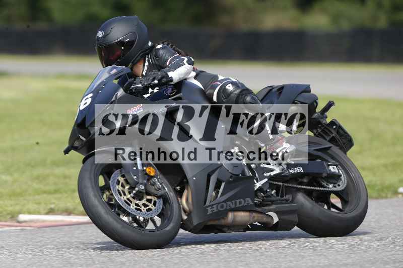 /Archiv-2025/42 07.08.2025 Peter Studer Girls Day ADR/Gruppe pink/66